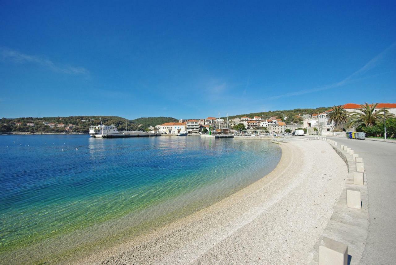 Holiday Home Nevista Сумартин Экстерьер фото